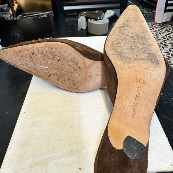 EUC Manolo Blahnik Brown Suede Kitten Heel Pointy Toe Slides- EU Size 38.5 - Picture 7 of 11